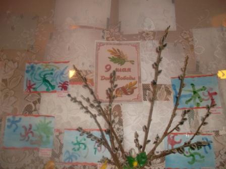 выставка рисунков Праздничный салют младшая разновозрастная группа